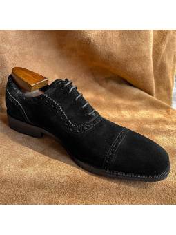 Zapatos Oxford de hombre en ante genuino, con cordones, punta trabajada y acabados Brogue en negro.